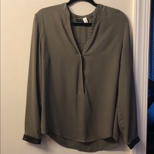 Luna Olive Blouse(M)  with leather trim detail.